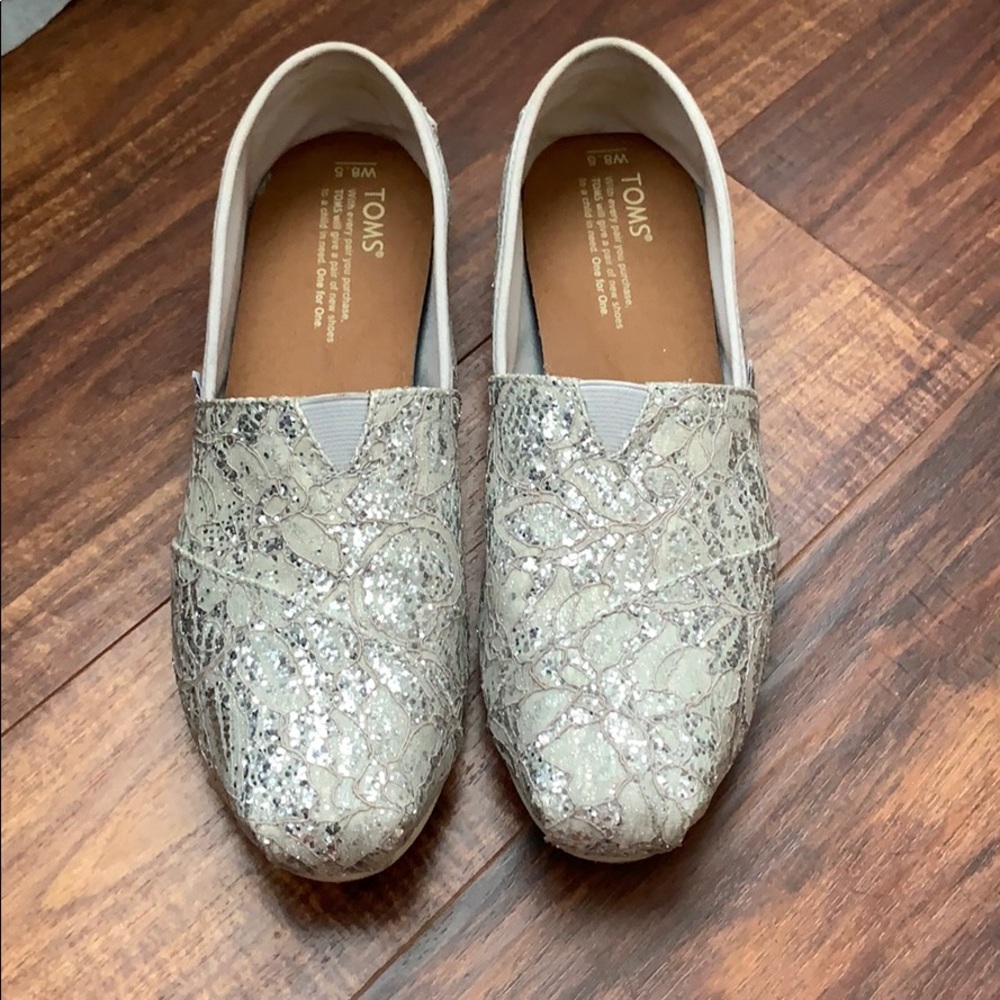 Toms